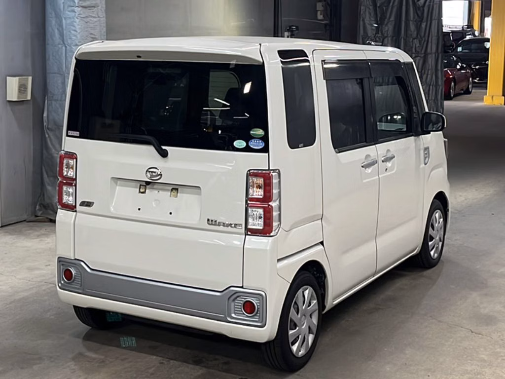 DAIHATSU WAKE
