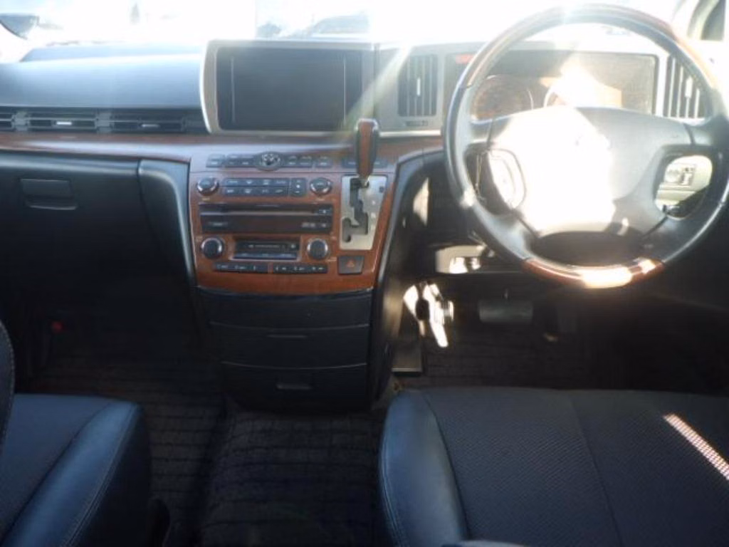 NISSAN ELGRAND