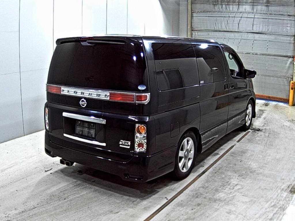 NISSAN ELGRAND