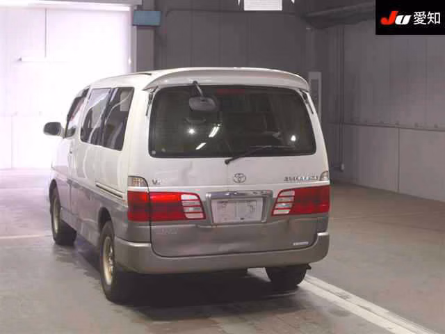TOYOTA GRAND HIACE