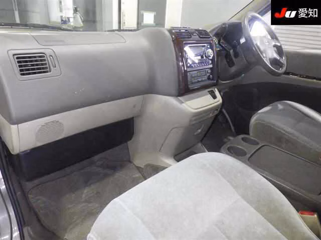 TOYOTA GRAND HIACE