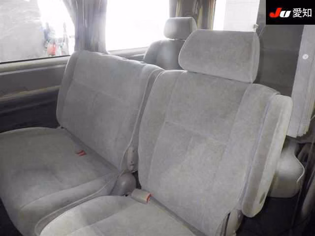 TOYOTA GRAND HIACE