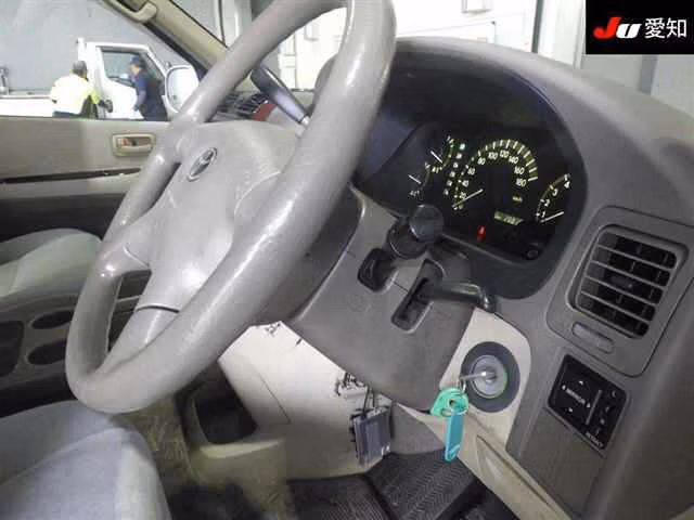 TOYOTA GRAND HIACE