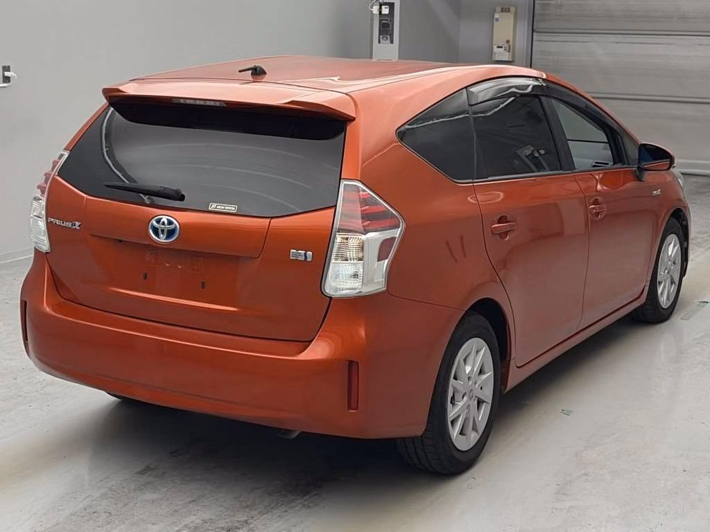 TOYOTA PRIUS ALPHA