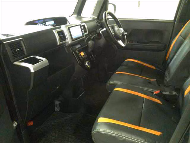 DAIHATSU WAKE