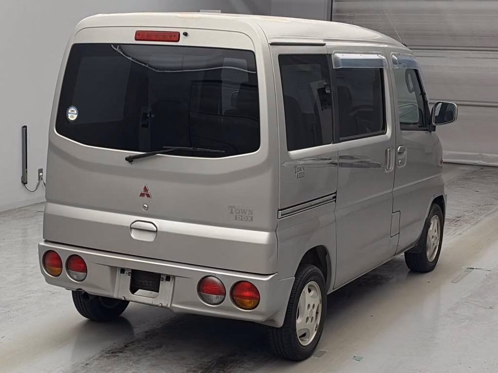 MITSUBISHI TOWN BOX