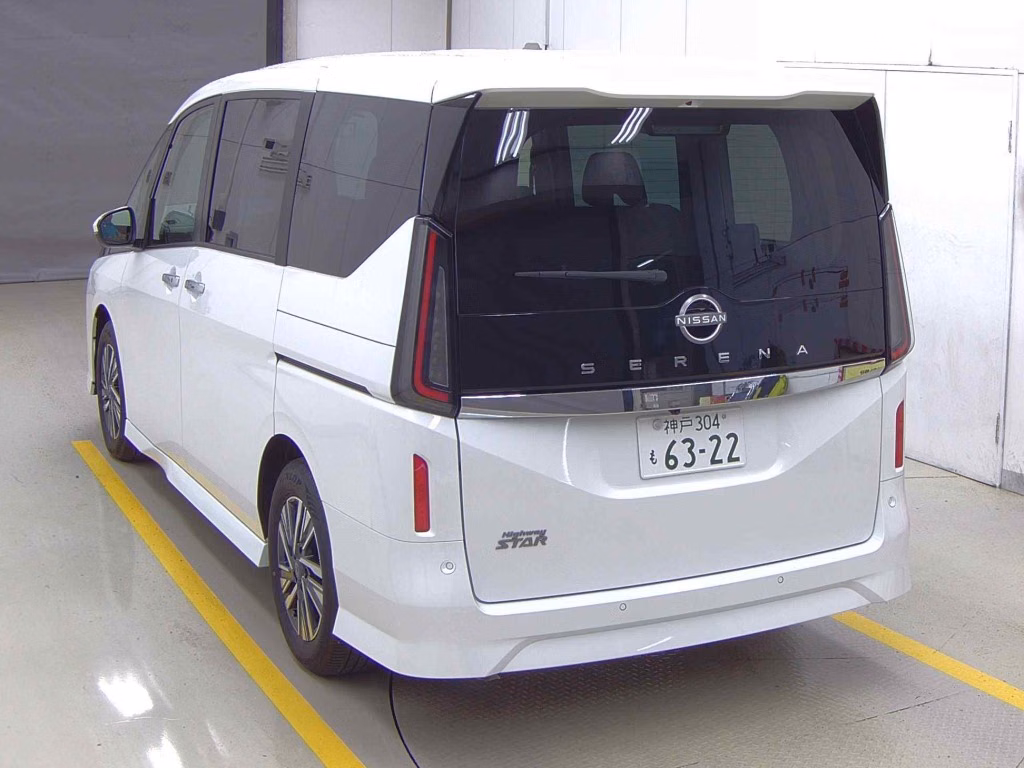 NISSAN SERENA