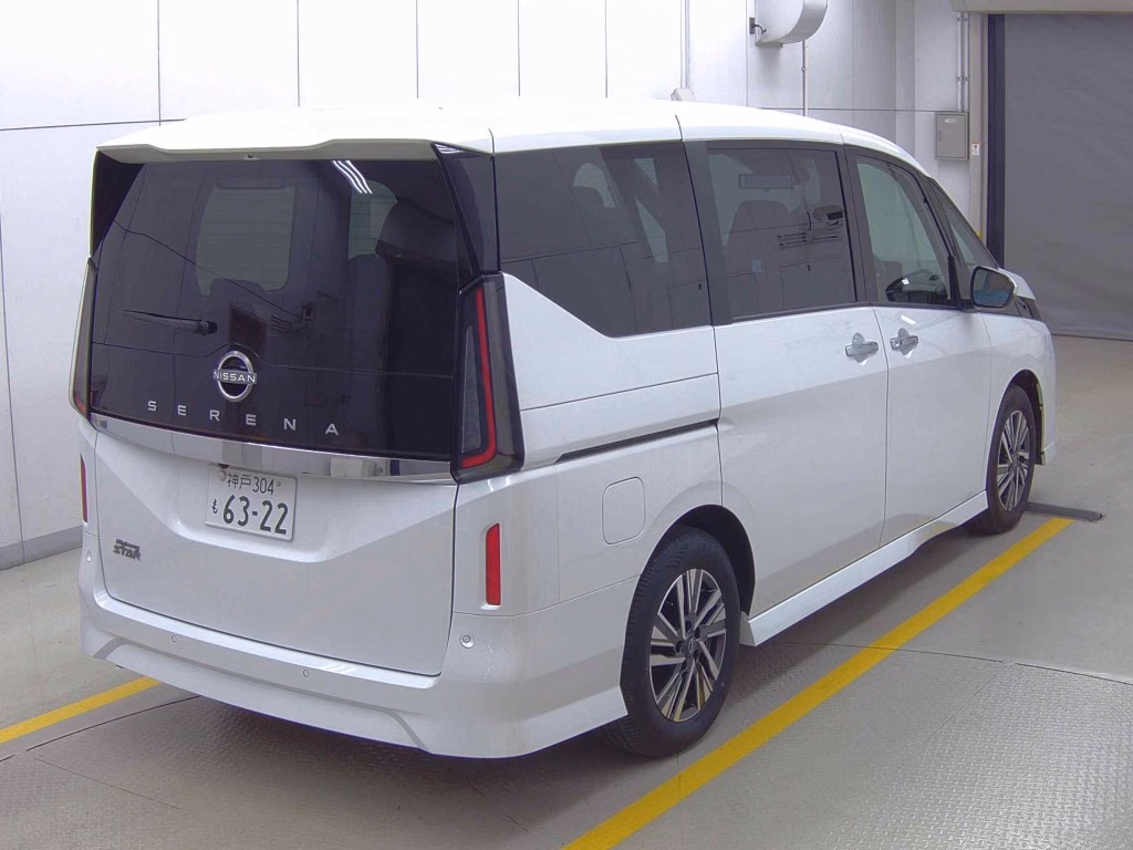 NISSAN SERENA