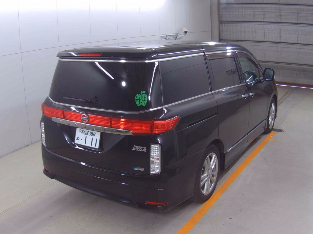 NISSAN ELGRAND