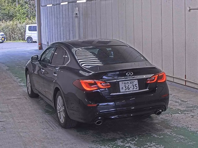 NISSAN FUGA