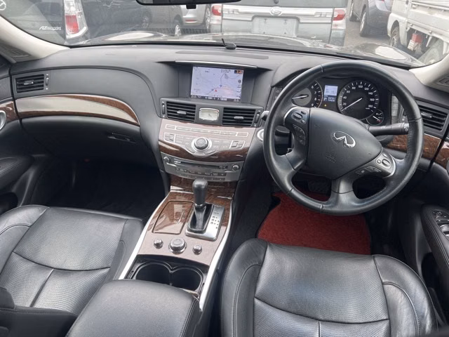 NISSAN FUGA