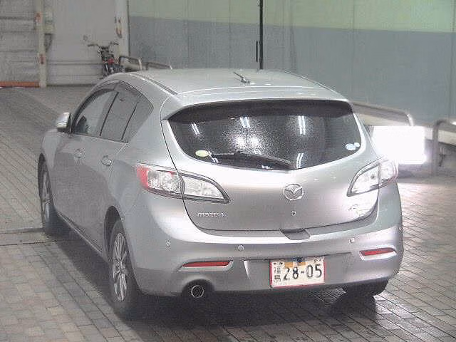 MAZDA AXELA