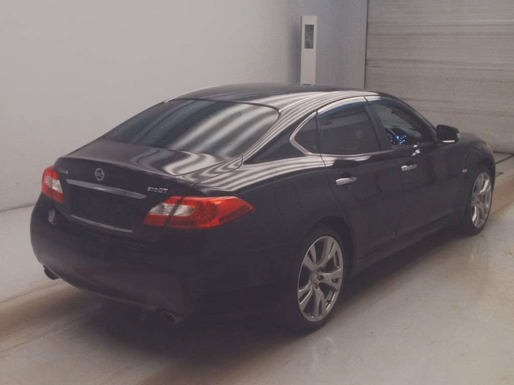 NISSAN FUGA