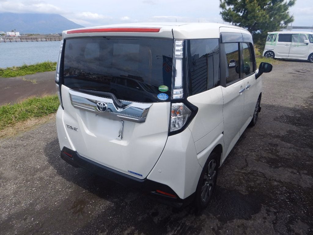 TOYOTA TANK