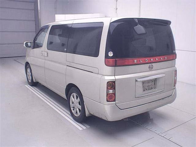 NISSAN ELGRAND