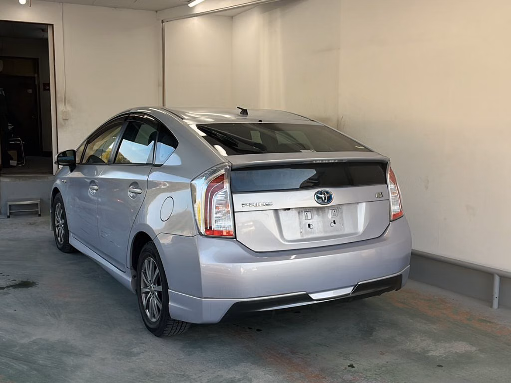 TOYOTA PRIUS