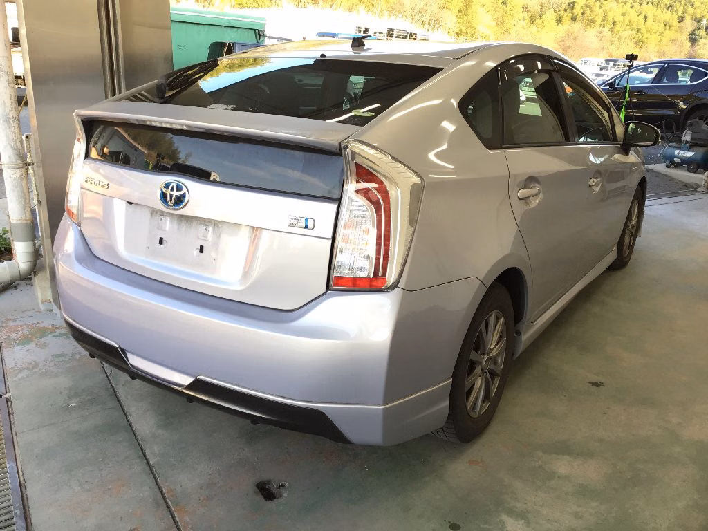 TOYOTA PRIUS