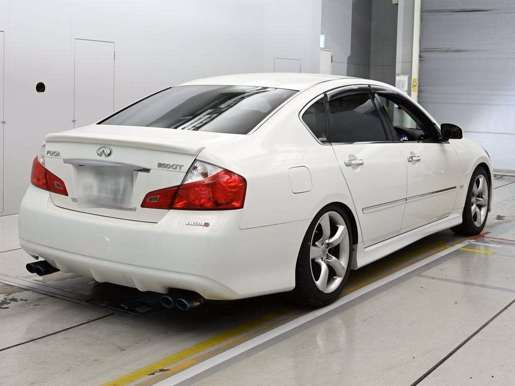 NISSAN FUGA