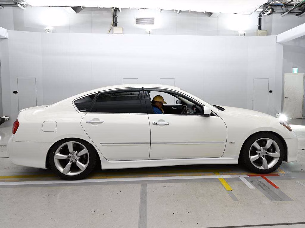NISSAN FUGA