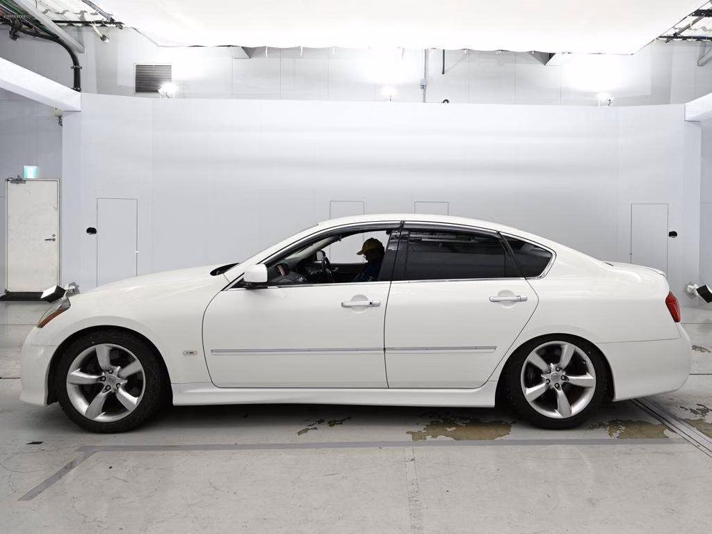 NISSAN FUGA
