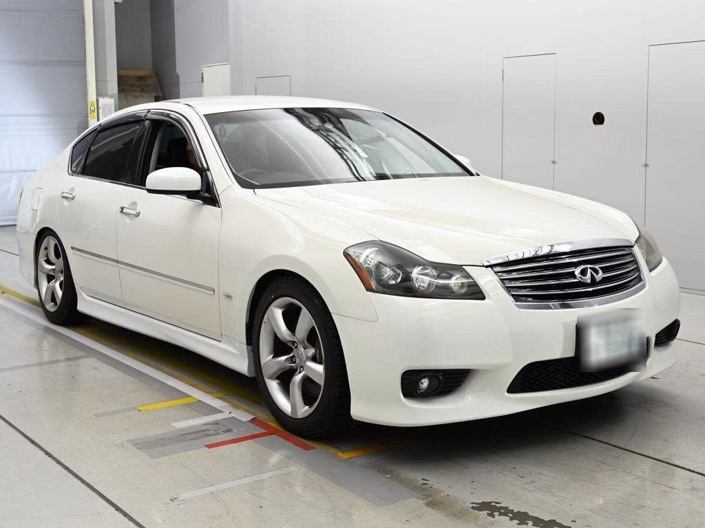 NISSAN FUGA