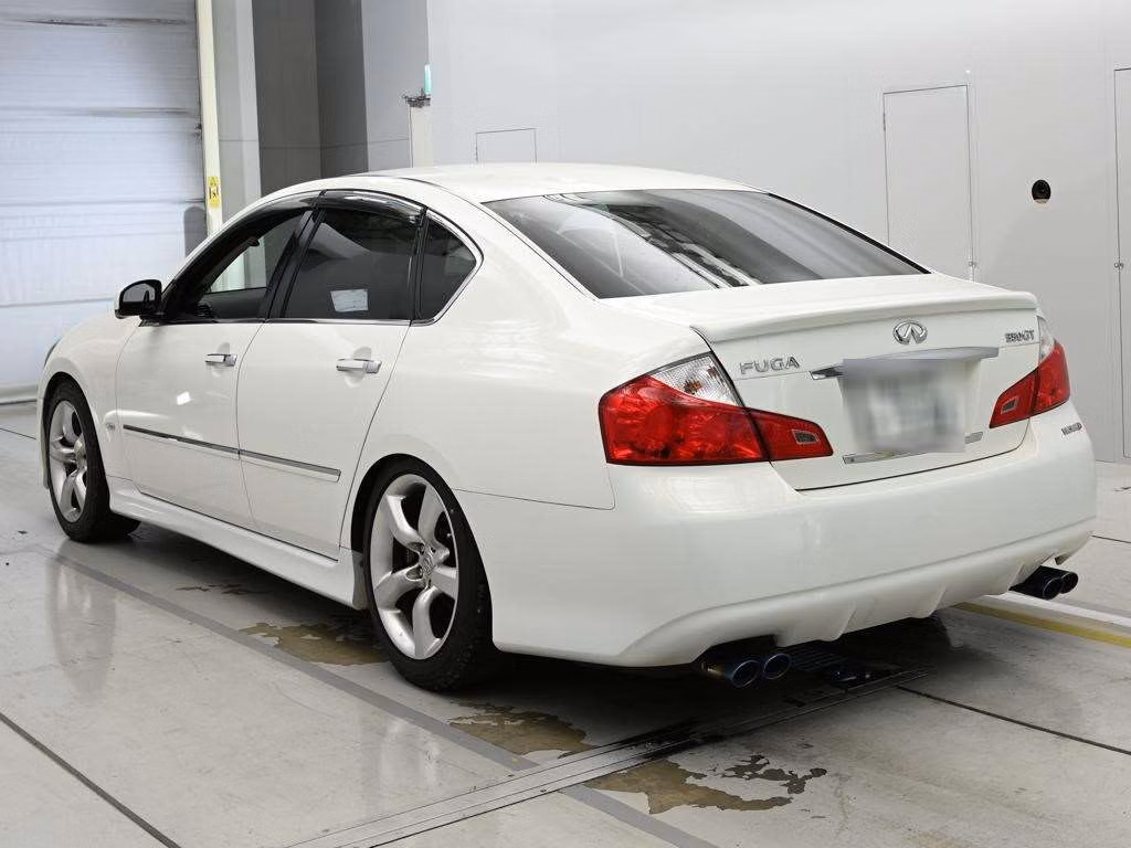 NISSAN FUGA