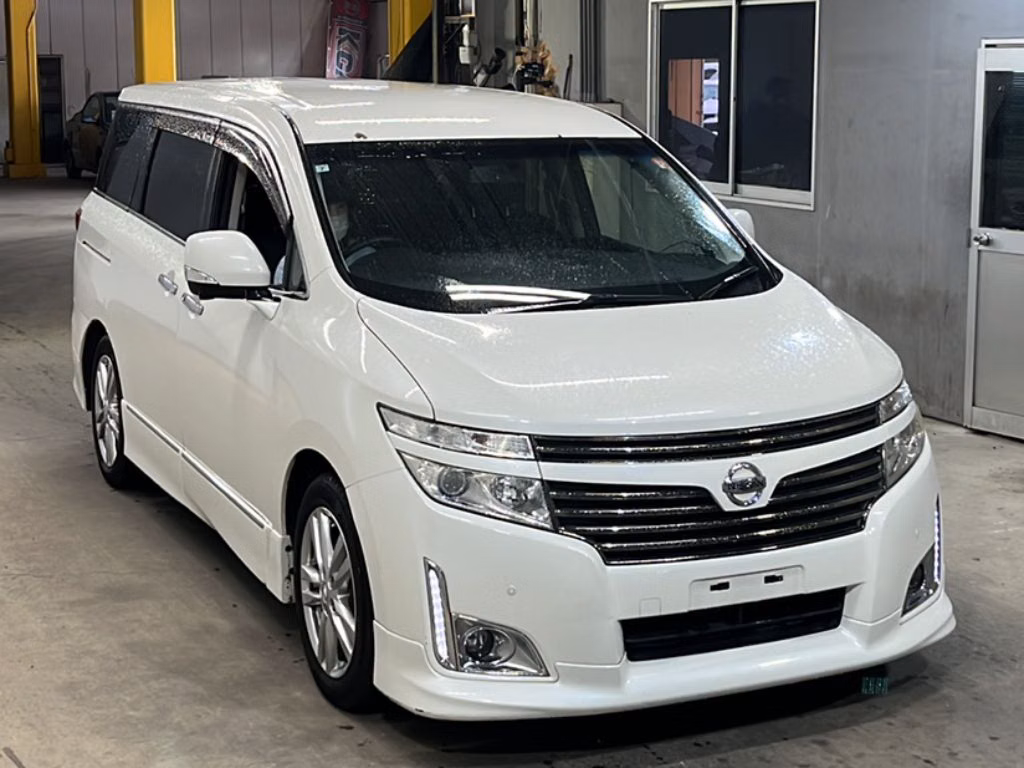NISSAN ELGRAND