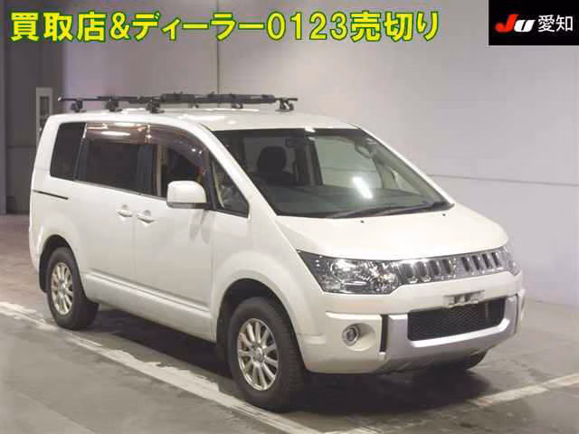 MITSUBISHI DELICA D:5