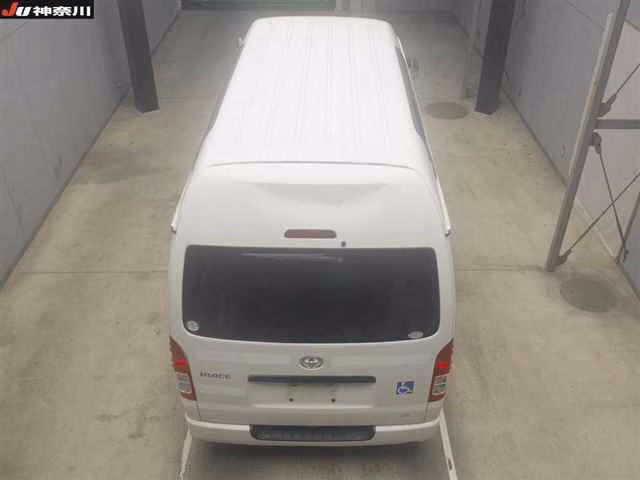 TOYOTA REGIUS ACE