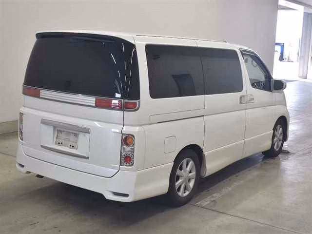 NISSAN ELGRAND