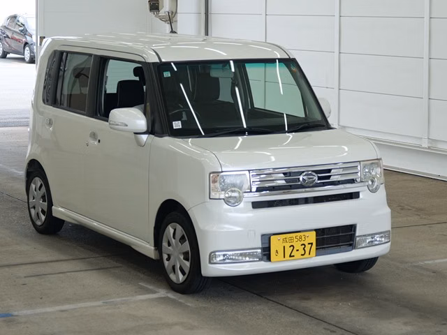 DAIHATSU MOVE CONTE