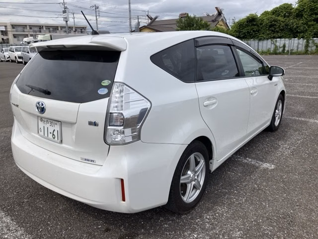 TOYOTA PRIUS ALPHA