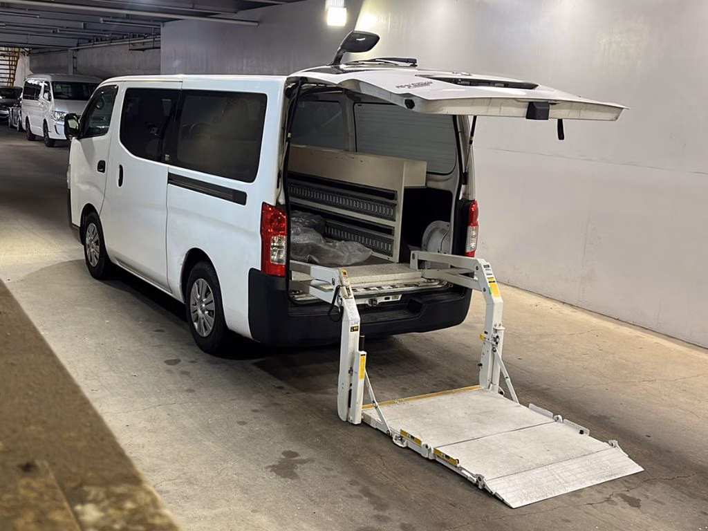 NISSAN NV350 CARAVAN