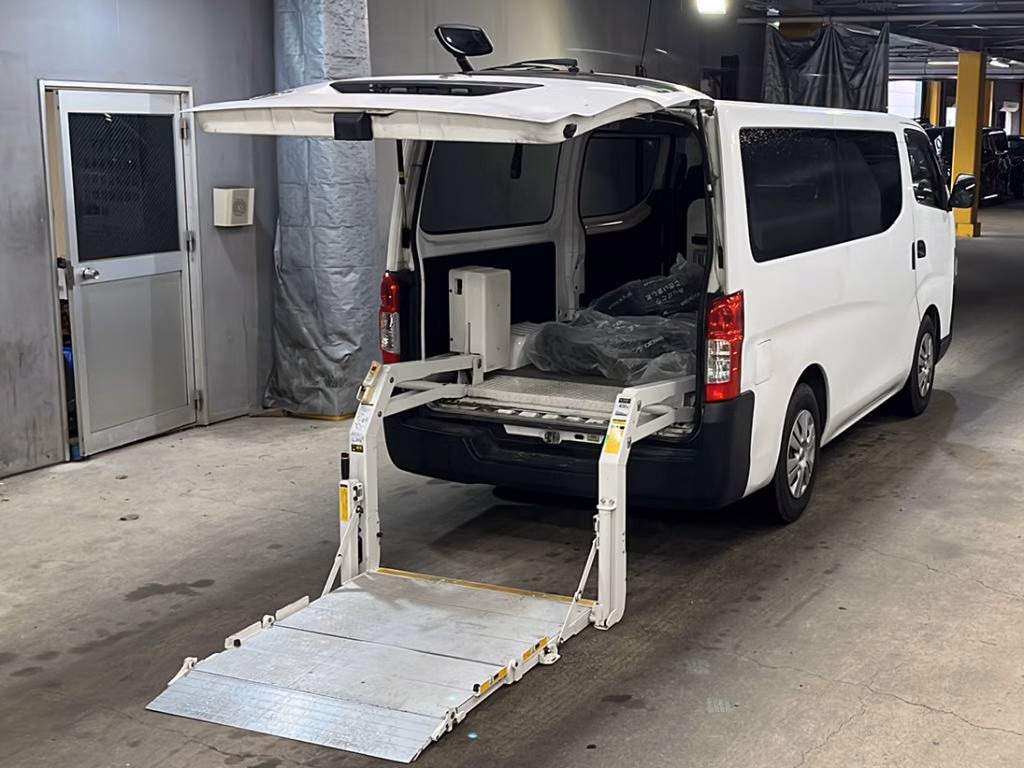 NISSAN NV350 CARAVAN