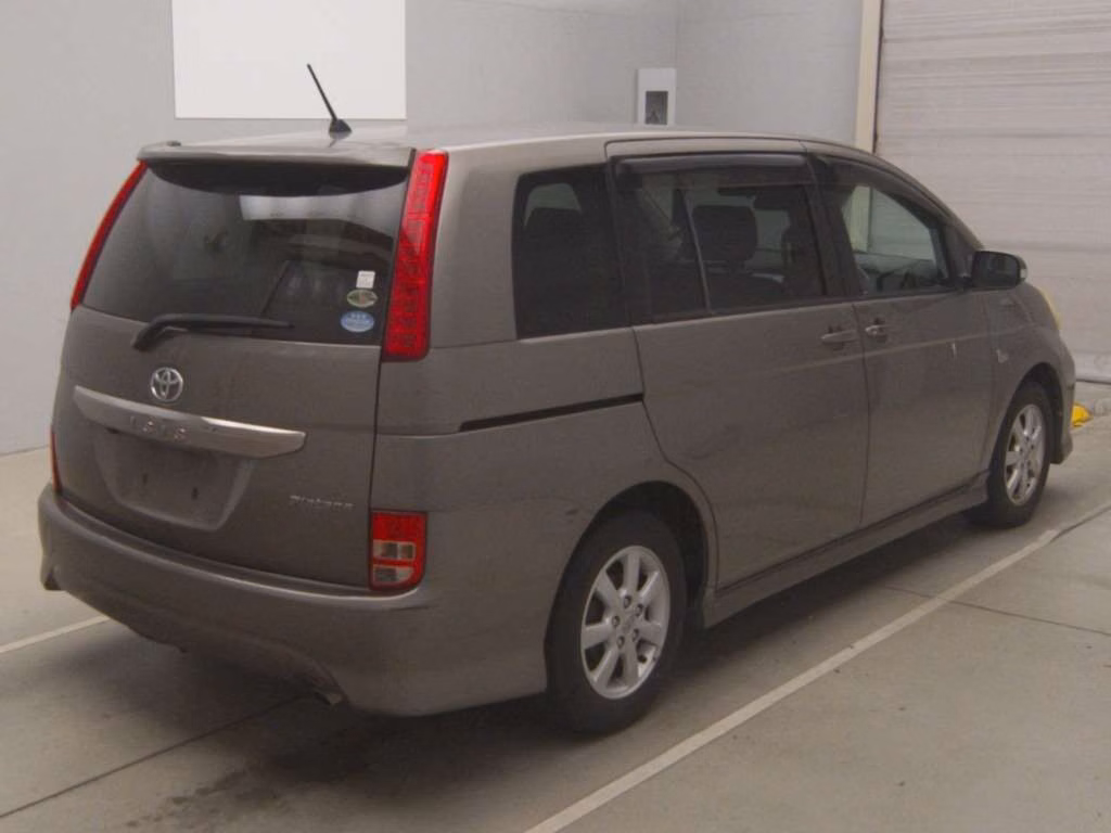 TOYOTA ISIS