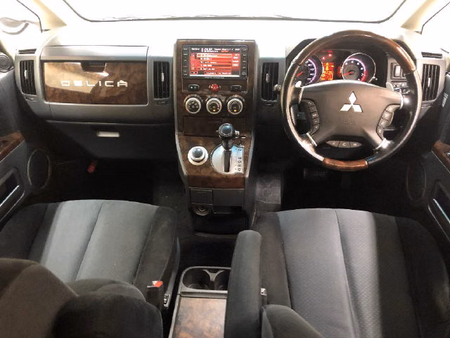 MITSUBISHI DELICA D:5