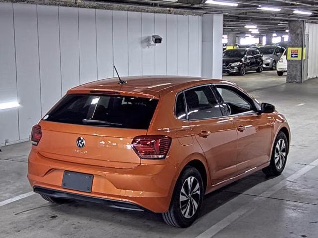 VOLKSWAGEN POLO