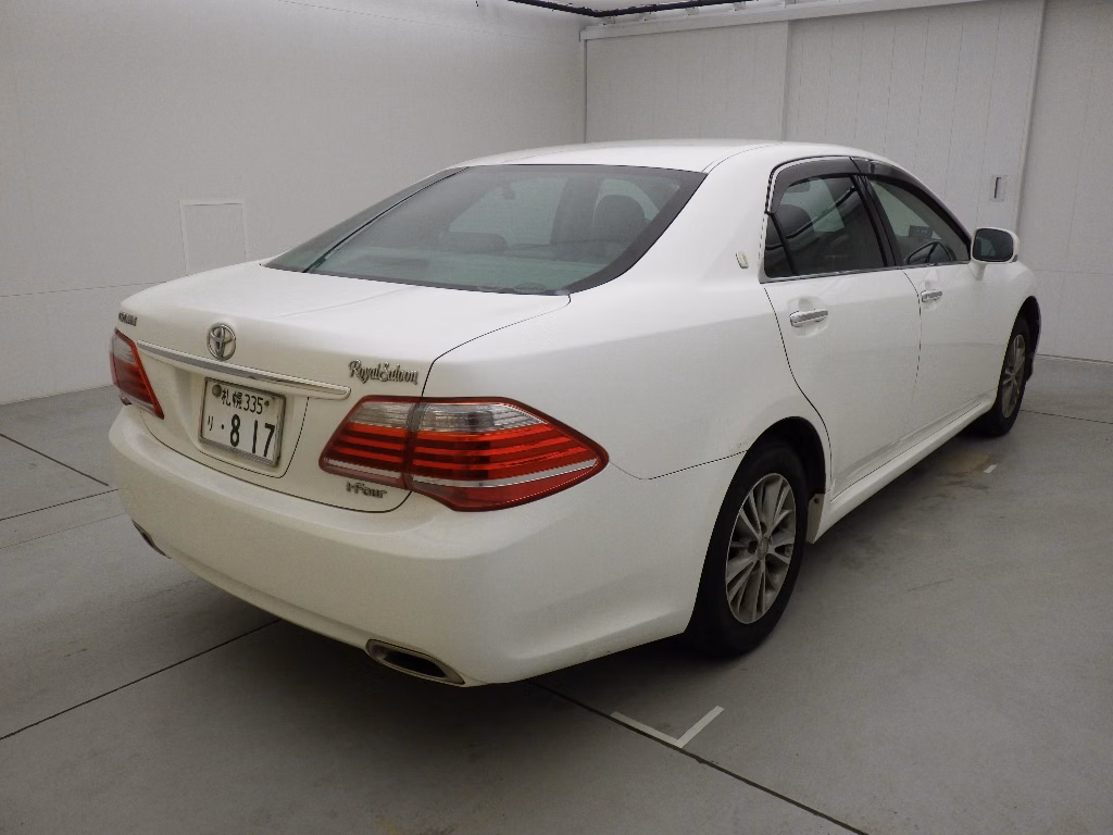 TOYOTA CROWN