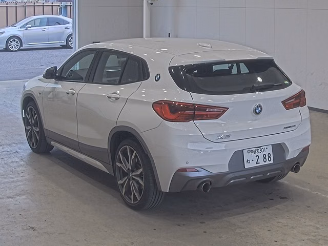 BMW X2
