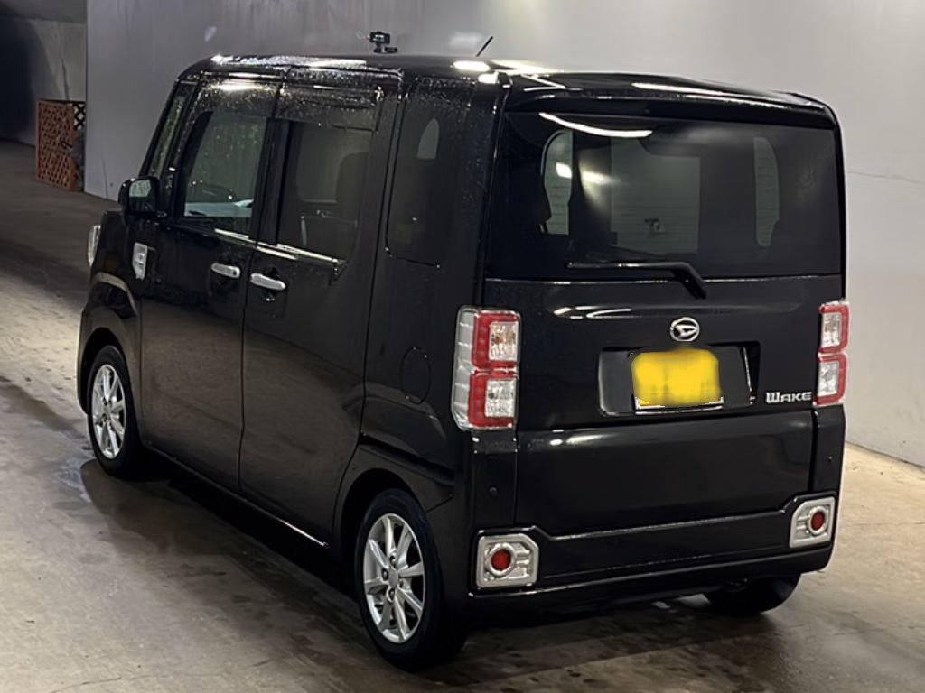 DAIHATSU WAKE