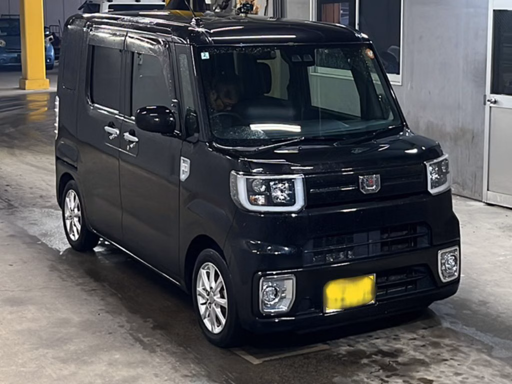 DAIHATSU WAKE
