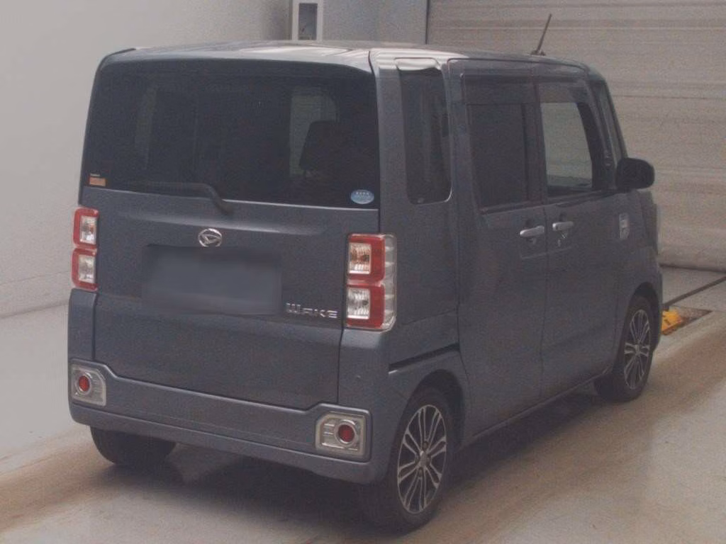 DAIHATSU WAKE