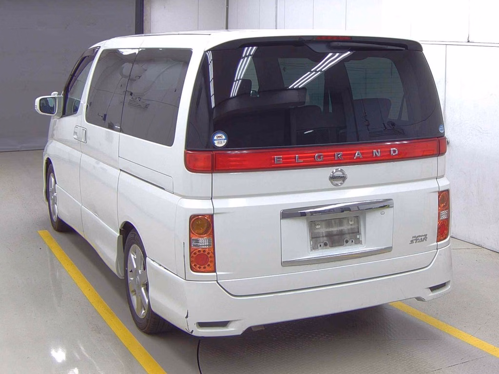 NISSAN ELGRAND