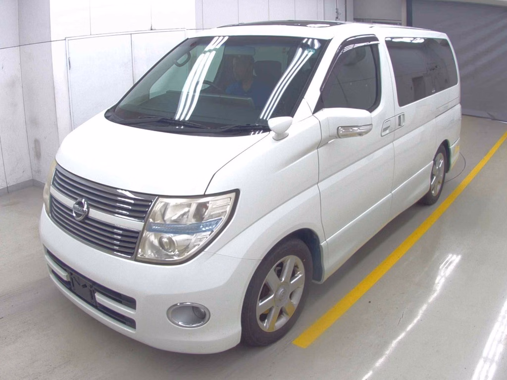 NISSAN ELGRAND