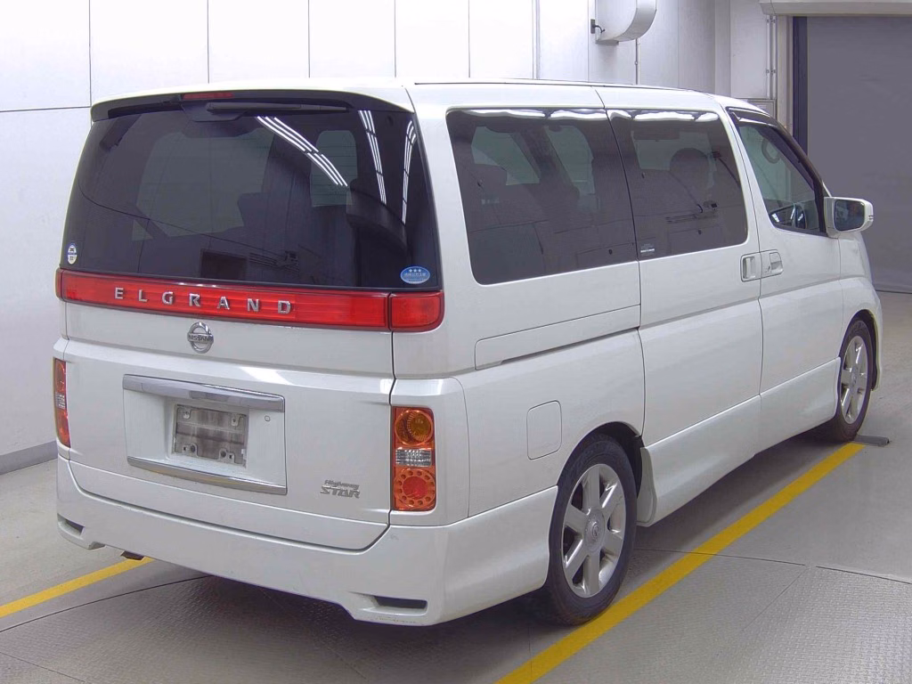 NISSAN ELGRAND