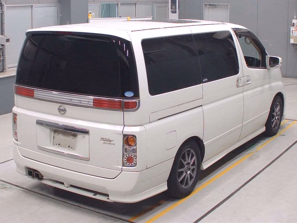 NISSAN ELGRAND