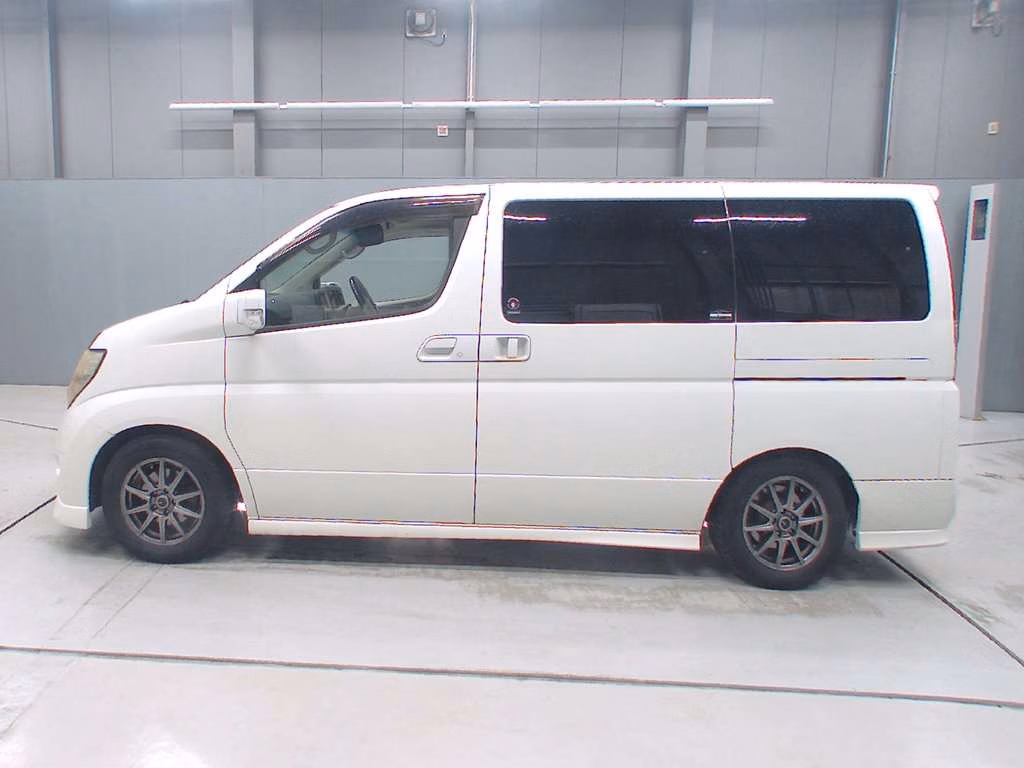 NISSAN ELGRAND