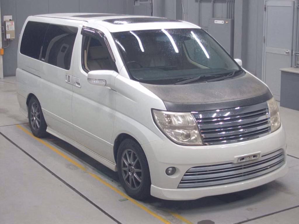 NISSAN ELGRAND