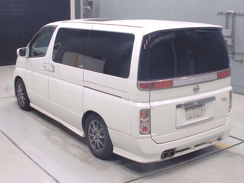 NISSAN ELGRAND