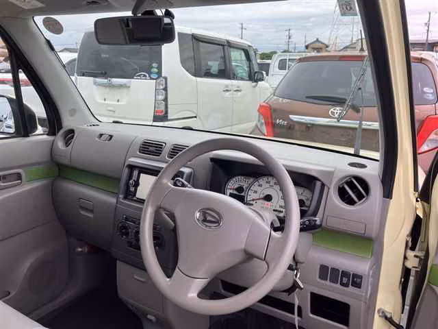 DAIHATSU MOVE CONTE